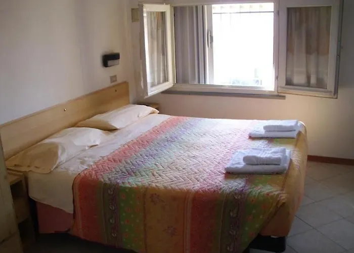 Leonardo Da Vinci 3* Πέζαρο